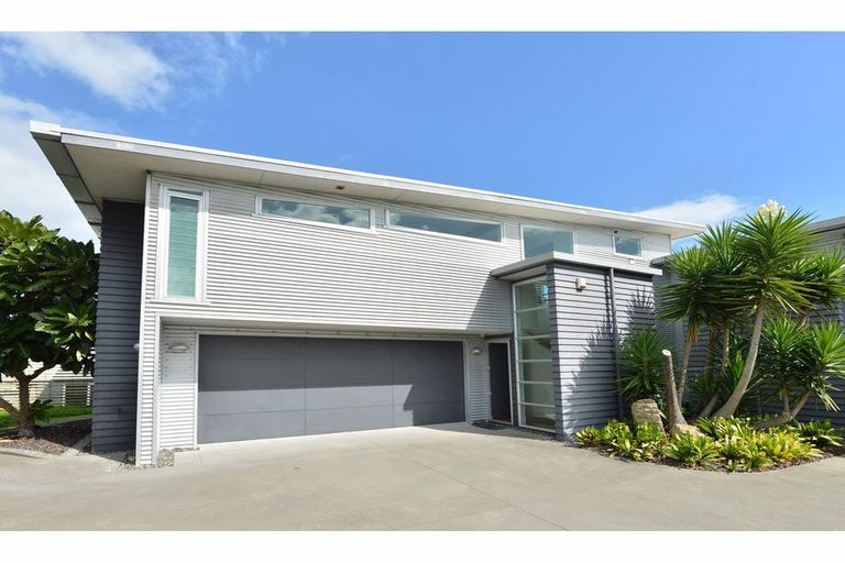 Photo of property in 34a Ripiro Drive, Baylys Beach, Dargaville, 0377