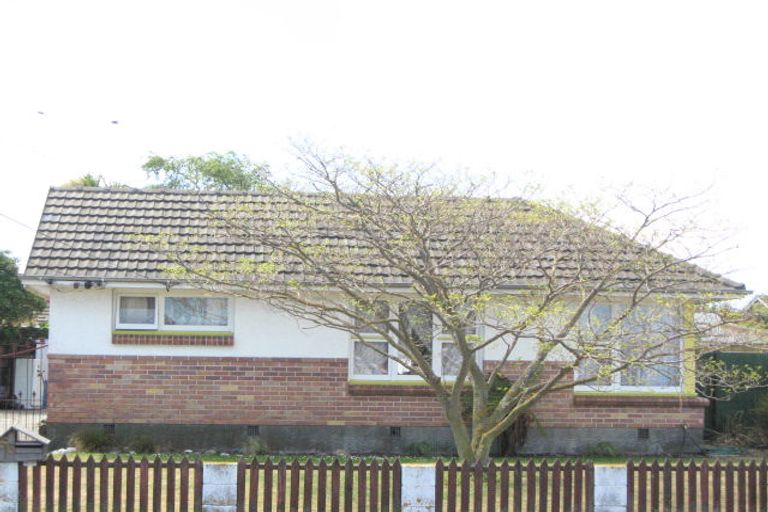 Photo of property in 86 Vancouver Crescent, Wainoni, Christchurch, 8061