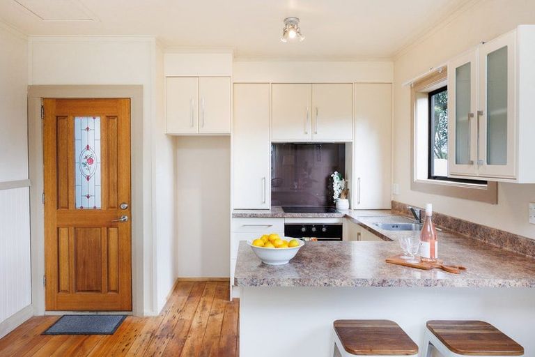 Photo of property in 765 Makerua Road, Tokomaru, Palmerston North, 4474