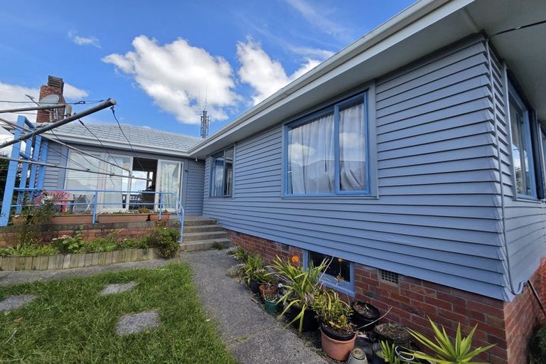 Photo of property in 521 East Coast Road, Murrays Bay, Auckland, 0630