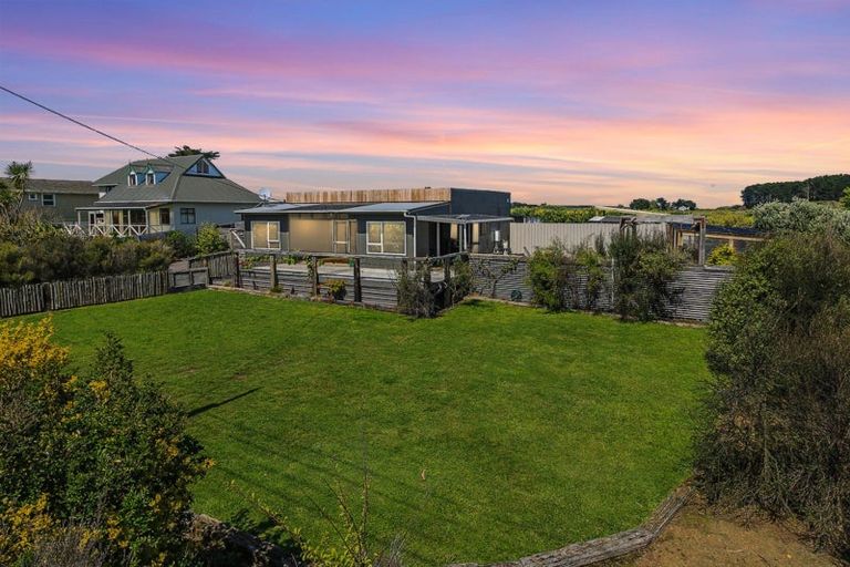 Photo of property in 1927 Parewanui Road, Parewanui, Bulls, 4894