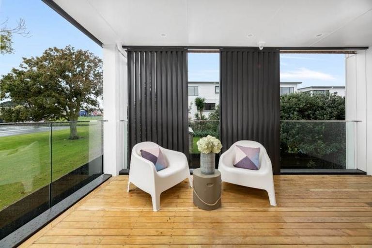 Photo of property in 1/16 Williamson Avenue, Belmont, Auckland, 0622