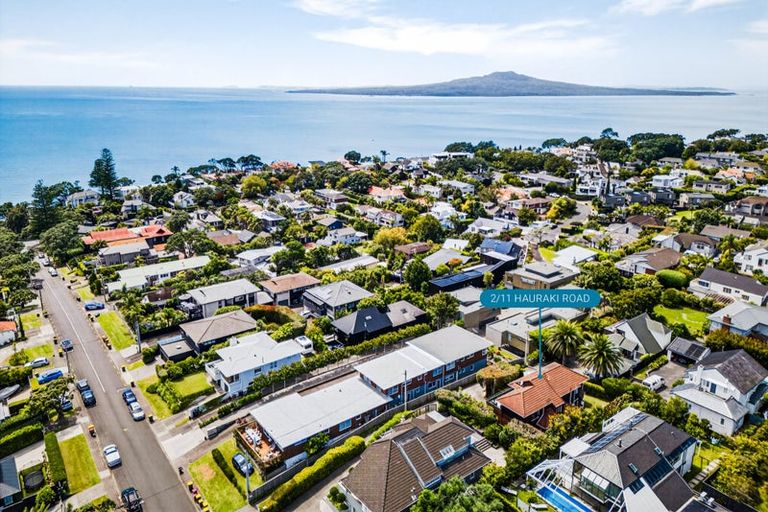 Photo of property in 2/11 Hauraki Road, Hauraki, Auckland, 0622
