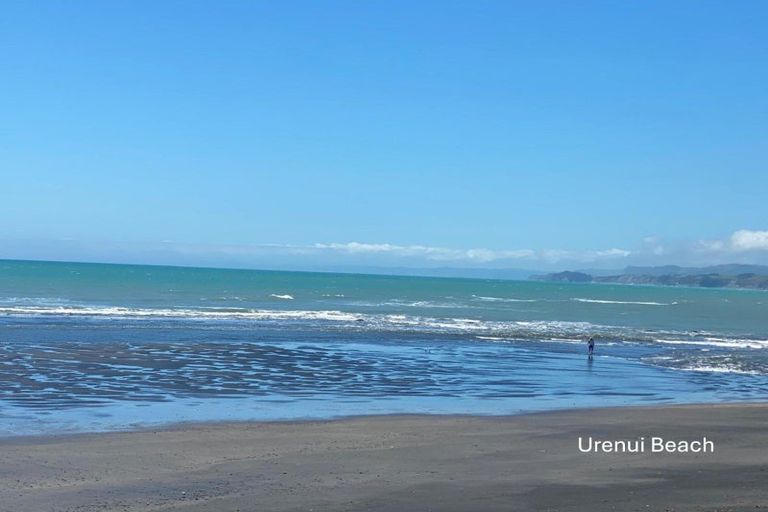 Photo of property in 52 Fifth Avenue, Urenui, 4377