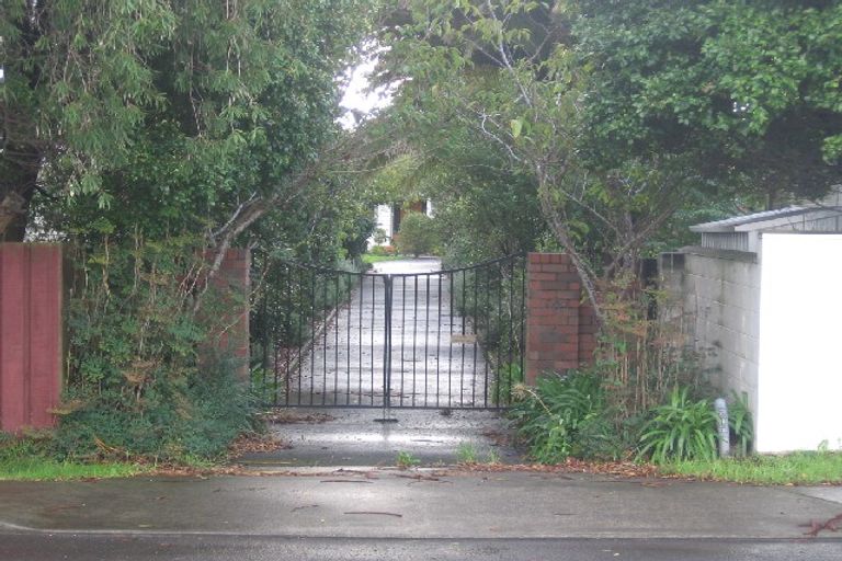 Photo of property in 2c Tamaki Drive, Pakuranga, Auckland, 2010