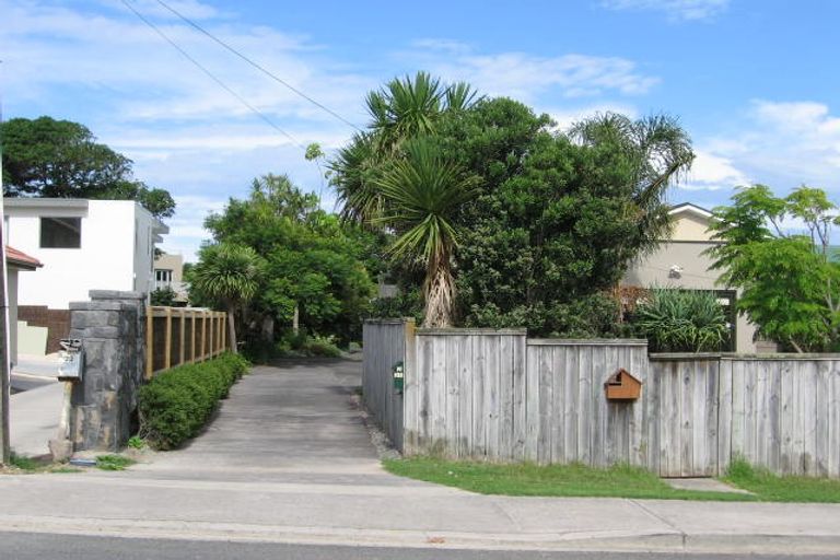 Photo of property in 2/31 Waiake Street, Torbay, Auckland, 0630