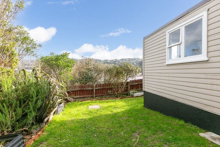 Photo of property in 5 Herald Terrace, Berhampore, Wellington, 6023