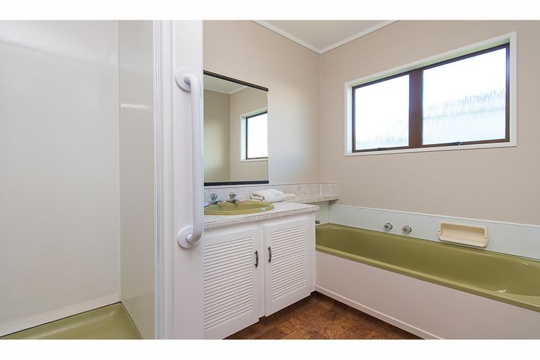 Photo of property in 19b Victoria Avenue, Waiuku, 2123