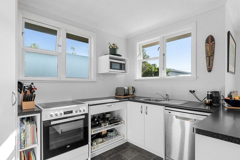 Photo of property in 12b Broadway Street, Martinborough, 5711