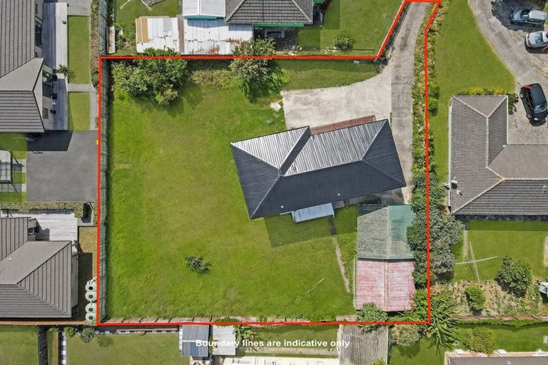Photo of property in 15 Burbridge Road, Favona, Auckland, 2024