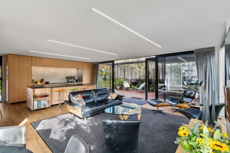 Photo of property in 53a Edward Avenue, Edgeware, Christchurch, 8013