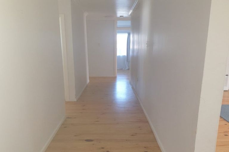 Photo of property in 17 Shanley Crescent, Waiuku, 2123