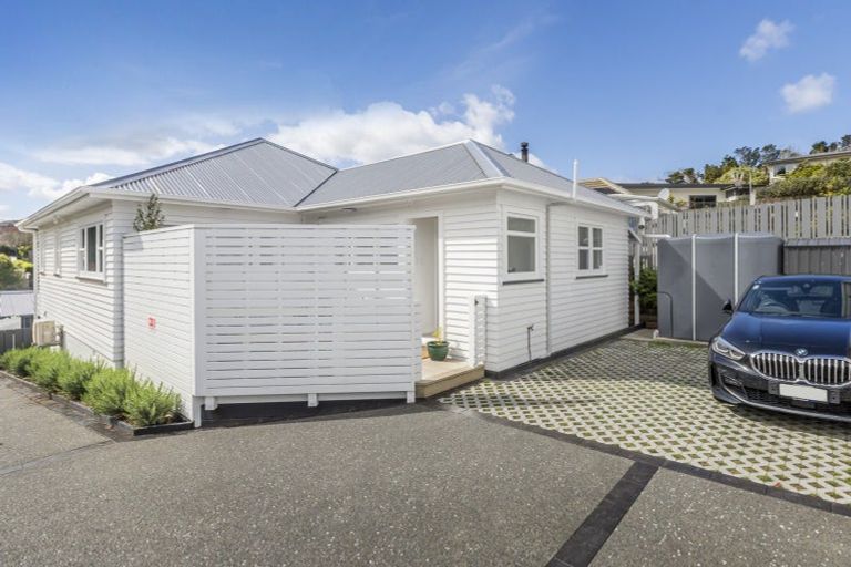 Photo of property in 45 The Drive, Tawa, Wellington, 5028