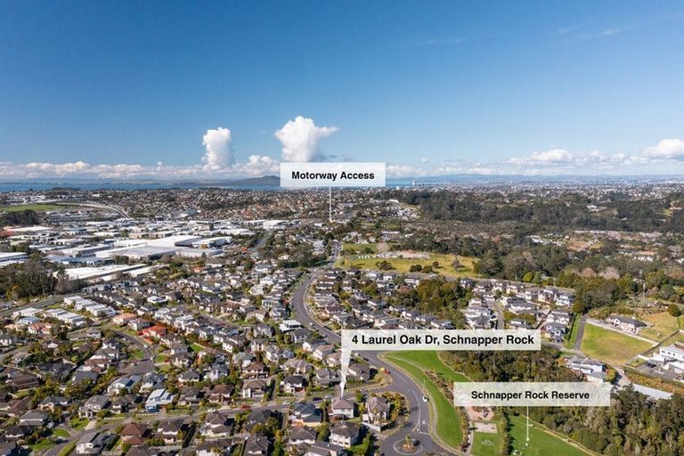 Photo of property in 4 Laurel Oak Drive, Schnapper Rock, Auckland, 0632