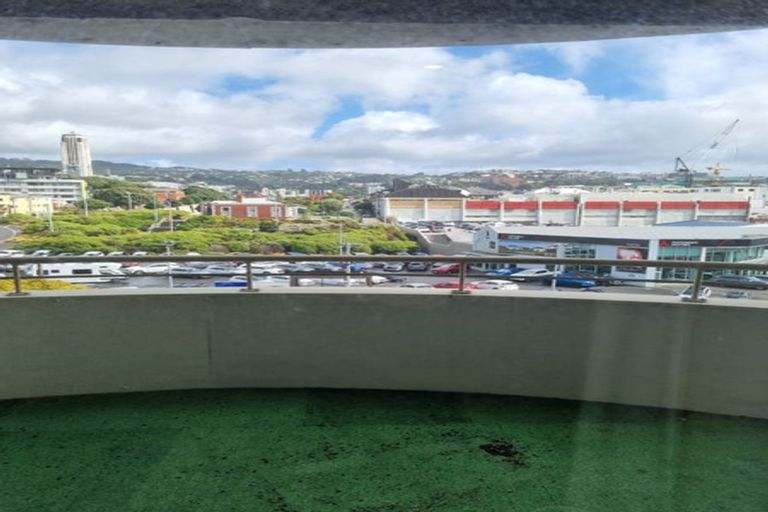 Photo of property in Grandstand Apartments, 80u8 Kent Terrace, Mount Victoria, Wellington, 6011