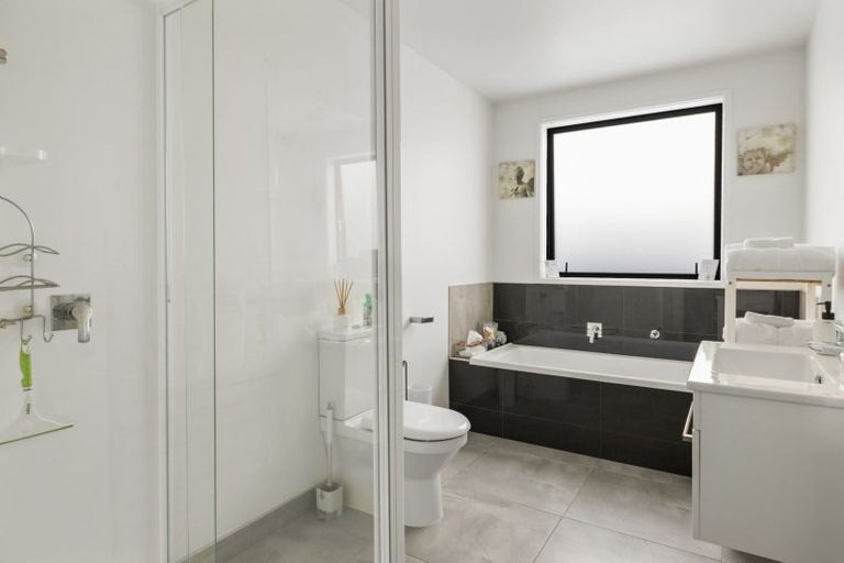 Photo of property in 79 Sandhurst Drive, Papamoa Beach, Papamoa, 3118