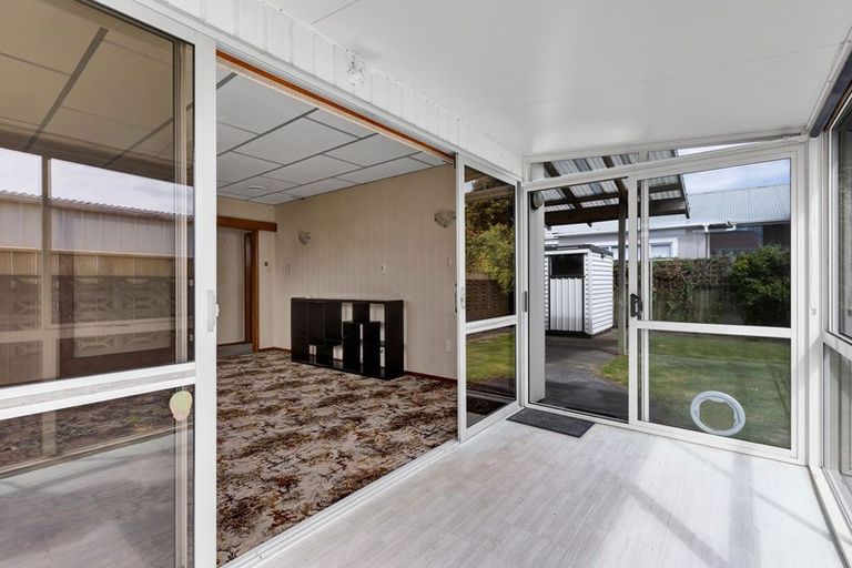 Photo of property in 2 Selwyn Street, Lower Vogeltown, New Plymouth, 4310