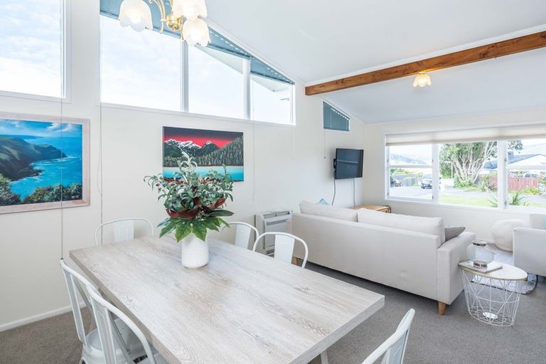 Photo of property in 2 Cranwell Street, Churton Park, Wellington, 6037