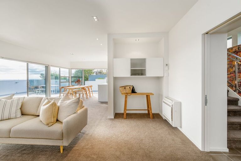 Photo of property in 6 Yelverton Place, Huntsbury, Christchurch, 8022