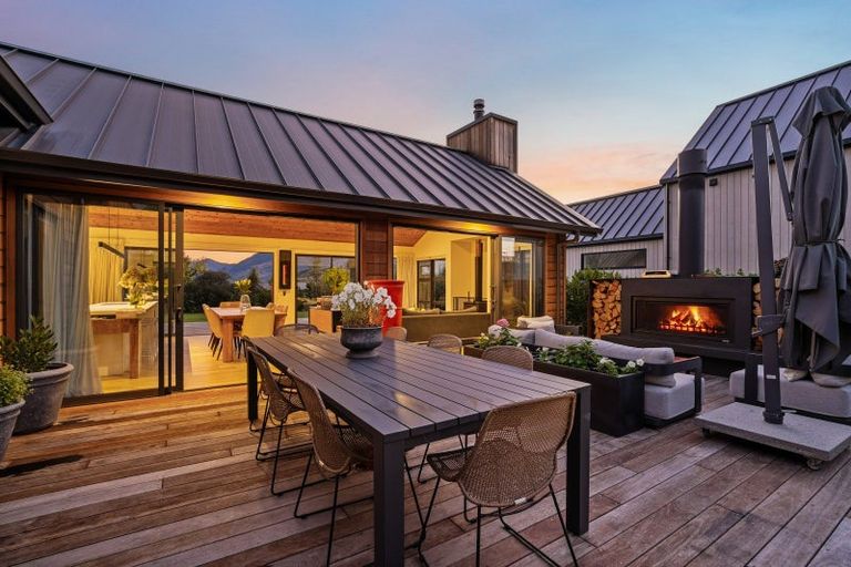 Photo of property in 4 Durness Court, Jacks Point, Queenstown, 9371