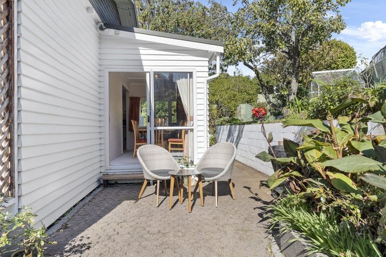 Photo of property in 3 Barrett Street, Westown, New Plymouth, 4310