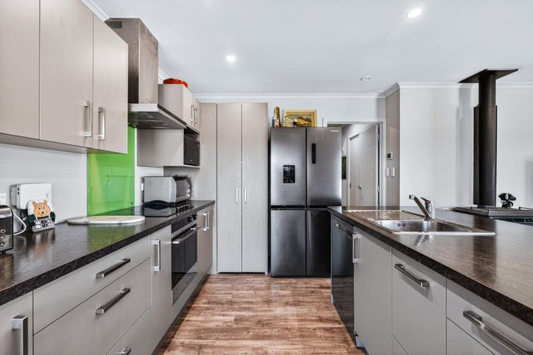 Photo of property in 18 Rangikatea Road, Omori, Turangi, 3381