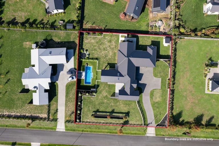 Photo of property in 83 Sunline Drive, Leamington, Cambridge, 3432