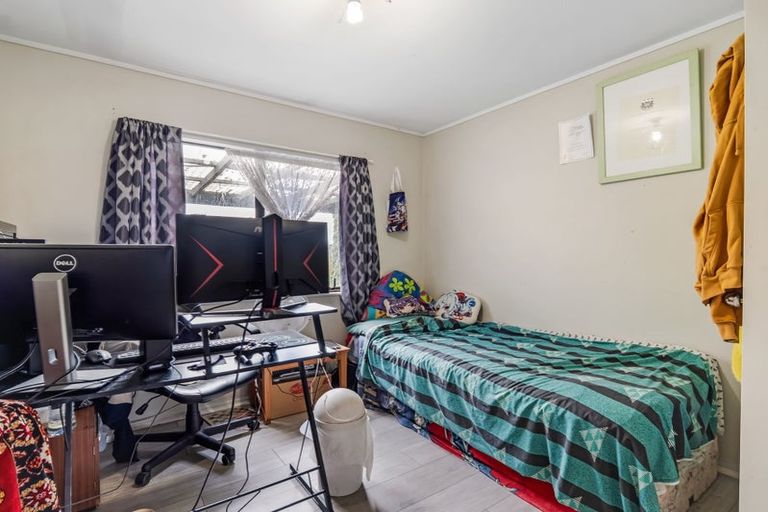 Photo of property in 1/32 Starforth Place, Henderson, Auckland, 0612