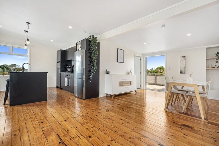 Photo of property in 8 James Mcleod Road, Shelly Beach, Helensville, 0874