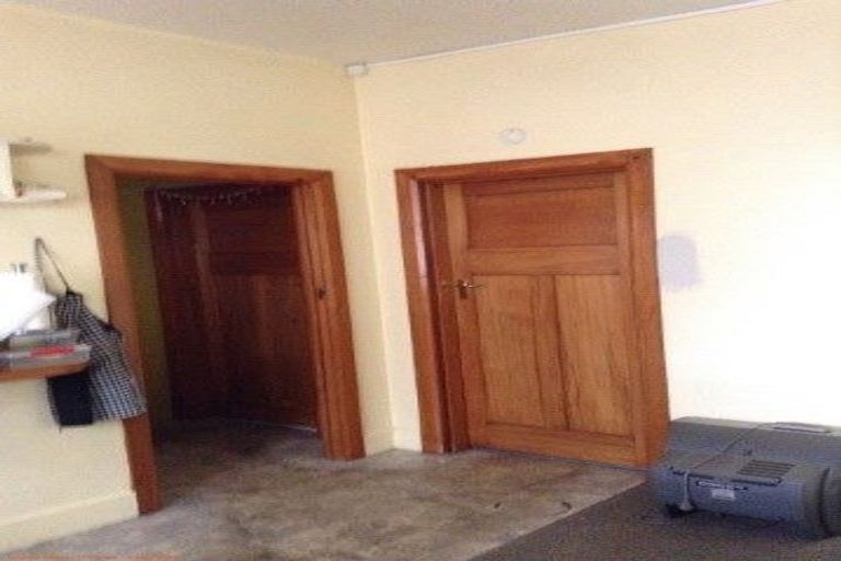 Photo of property in Devonport Apartments, 18/127 Saint Aubyn Street, New Plymouth, 4310