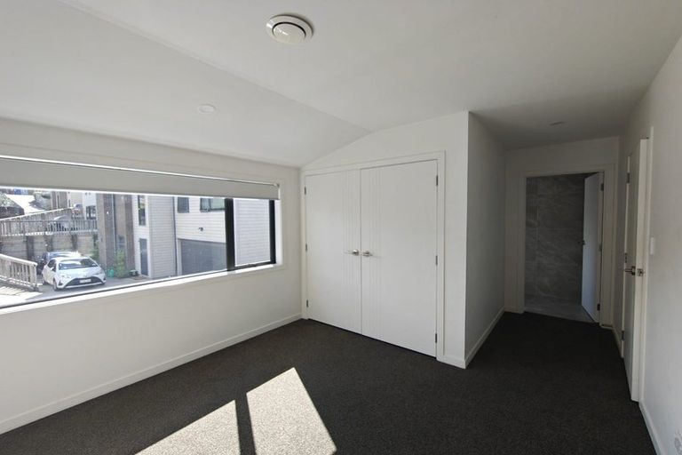 Photo of property in 22d Dallinghoe Crescent, Milford, Auckland, 0620