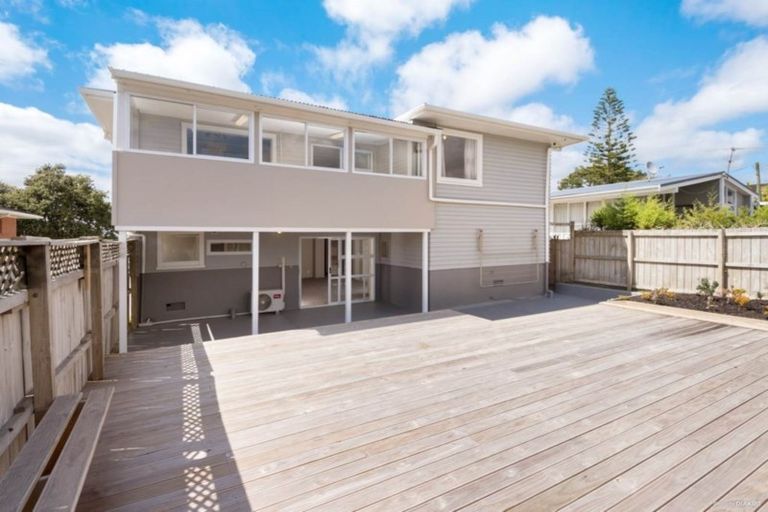Photo of property in 80 Roberts Road, Te Atatu South, Auckland, 0610