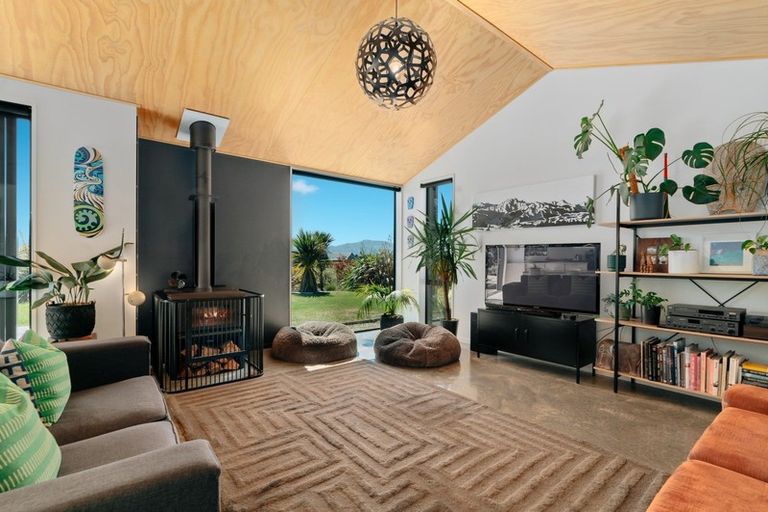 Photo of property in 19 Glenaray Crescent, Wanaka, 9305