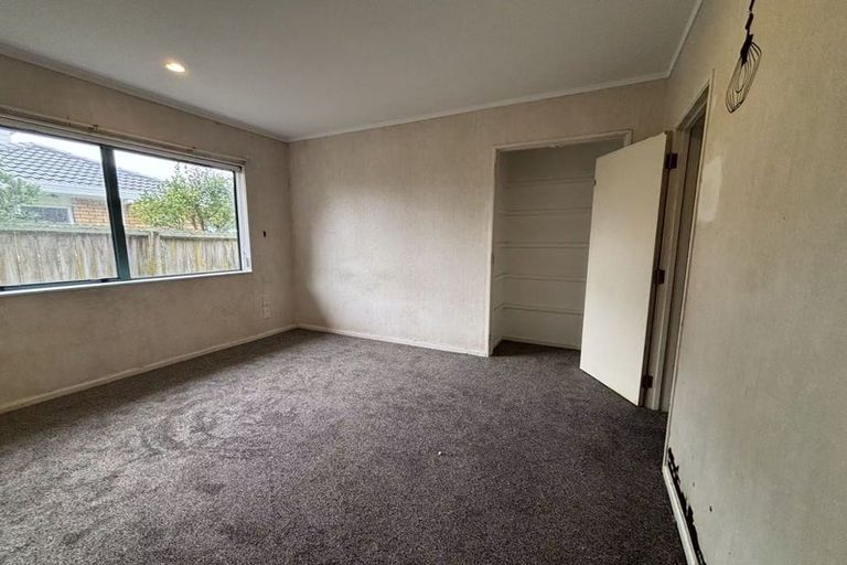 Photo of property in 2/15 Dunn Place, Farm Cove, Auckland, 2010