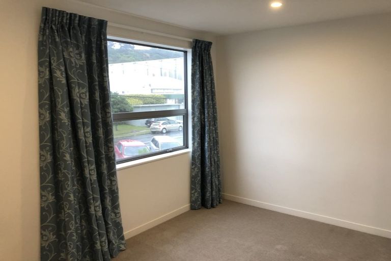 Photo of property in 15/2u Stone Street, Miramar, Wellington, 6022