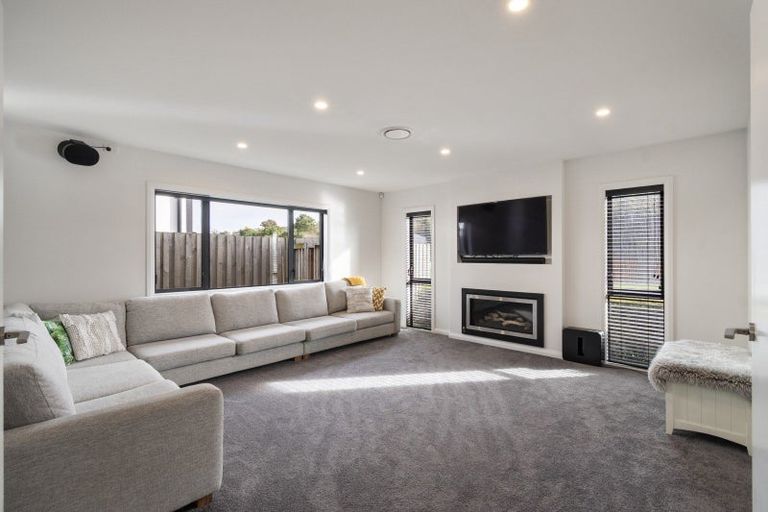 Photo of property in 36 Freedom Drive, Kelvin Grove, Palmerston North, 4414