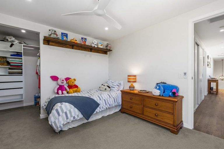 Photo of property in 15 Muster Road, Jacks Point, 9371