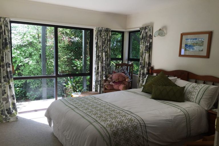 Photo of property in 3 Fayette Place, Te Atatu South, Auckland, 0610