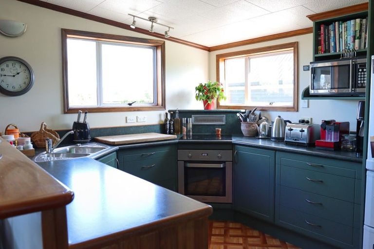 Photo of property in 3 Maclaurin Street, Dannevirke, 4930