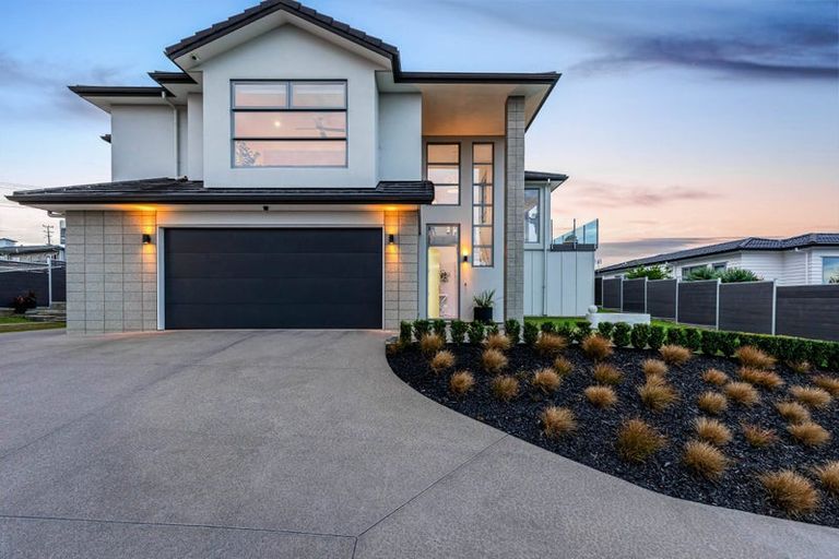 Photo of property in 32 Manhattan Rise, Orewa, 0931