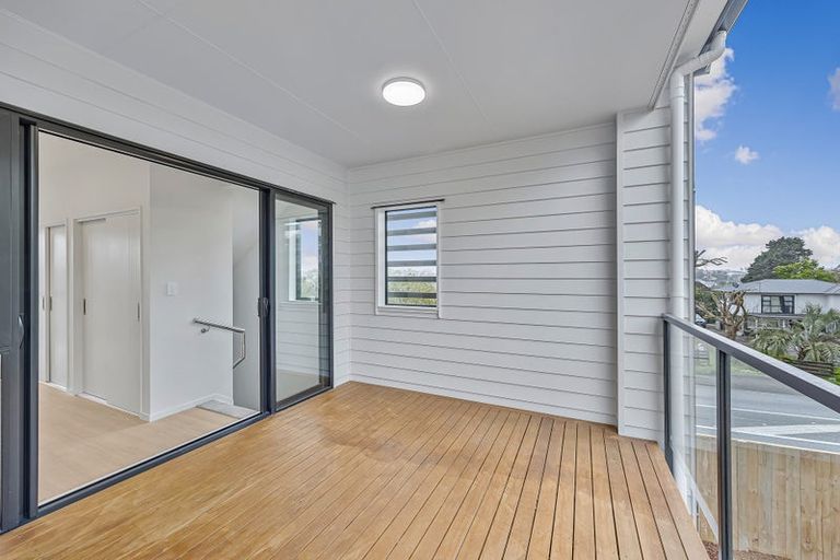 Photo of property in 4/163 Edmonton Road, Te Atatu South, Auckland, 0610