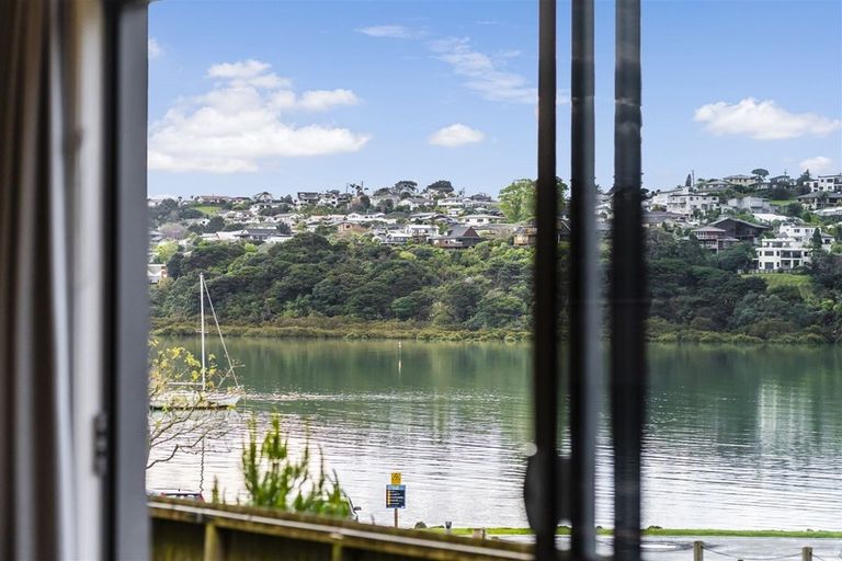 Photo of property in 12b Chapman Road, Te Atatu Peninsula, Auckland, 0610