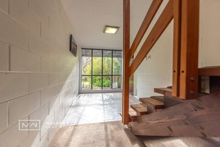 Photo of property in 41 Fendalton Crescent, Pinehaven, Upper Hutt, 5019