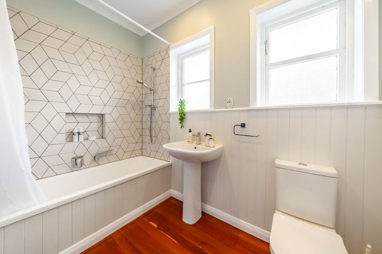 Photo of property in 8 Saint Albans Avenue, Karori, Wellington, 6012