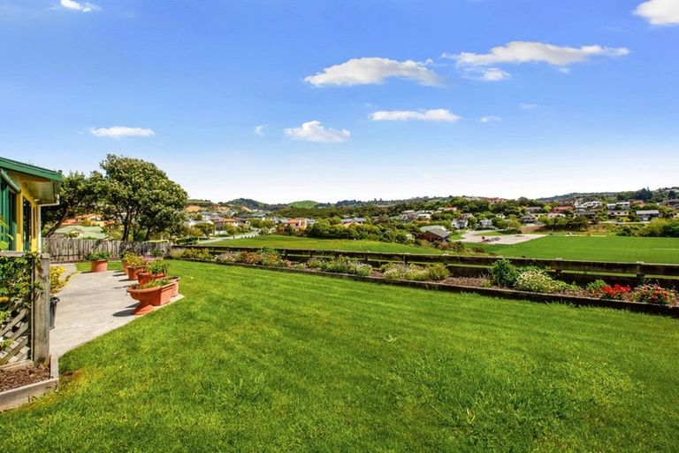 Photo of property in 48 Samwell Drive, Whitby, Porirua, 5024