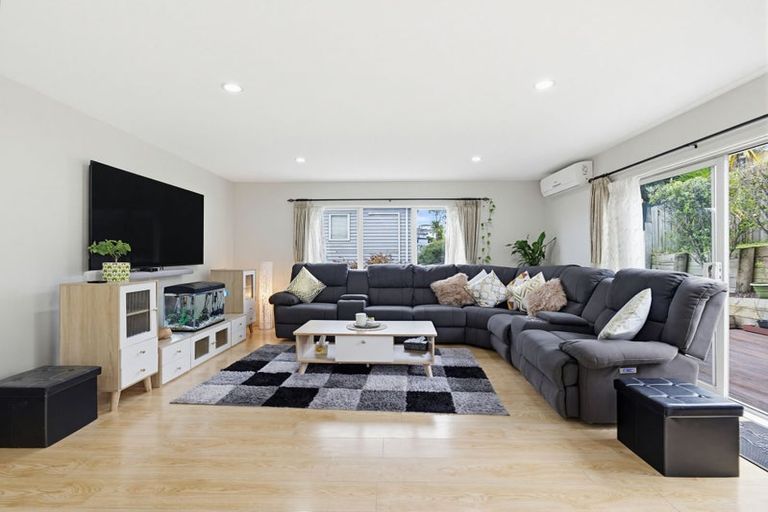 Photo of property in 21 San Prospero Crescent, Henderson, Auckland, 0612