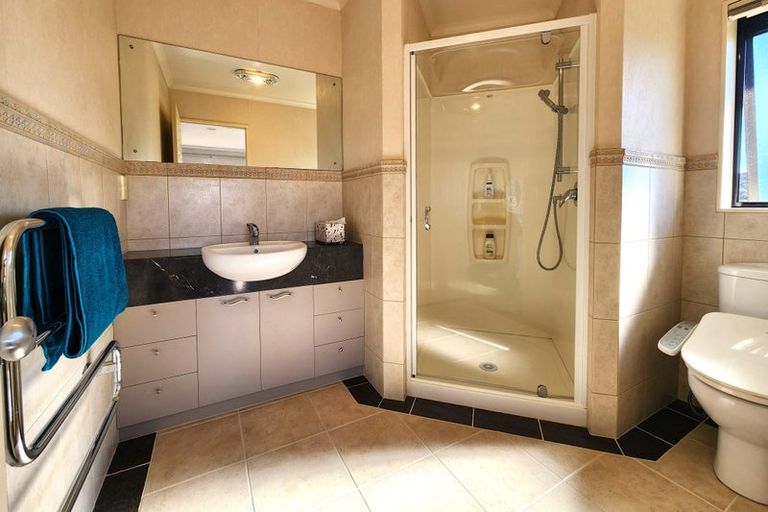 Photo of property in 47 William Gamble Drive, Greenhithe, Auckland, 0632