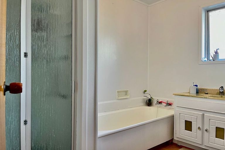 Photo of property in 3/59 Newington Road, Henderson, Auckland, 0612