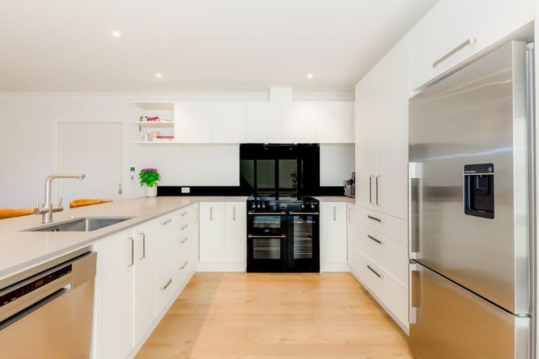 Photo of property in 84 Mazengarb Road, Paraparaumu Beach, Paraparaumu, 5032