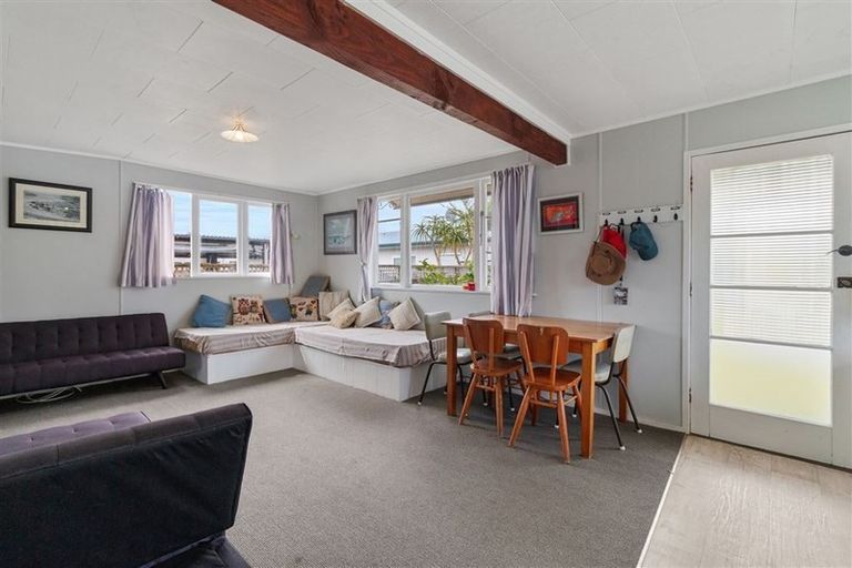 Photo of property in 609b Ocean Road, Whangamata, 3620